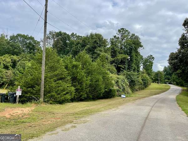 13.4 Acres of Land for Sale in Locust Grove, Georgia