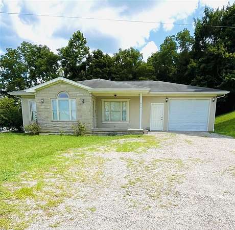 6 Acres of Residential Land with Home for Sale in Leitchfield, Kentucky