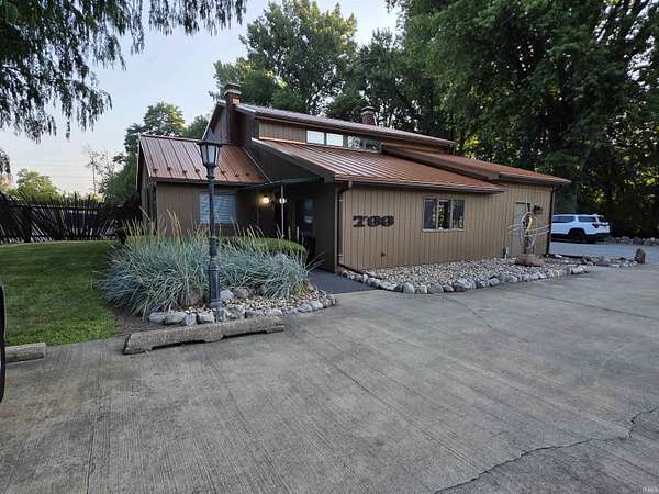 2 Acres of Improved Commercial Land for Lease in Elkhart, Indiana