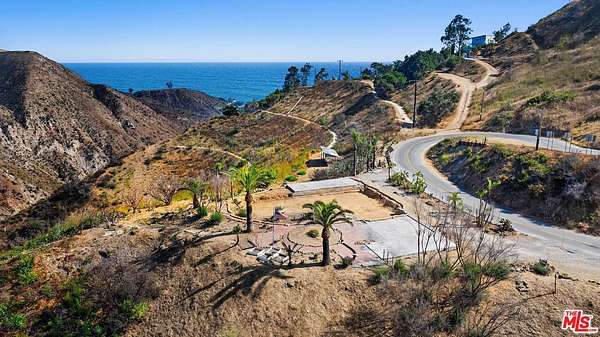 14 Acres of Land for Sale in Malibu, California
