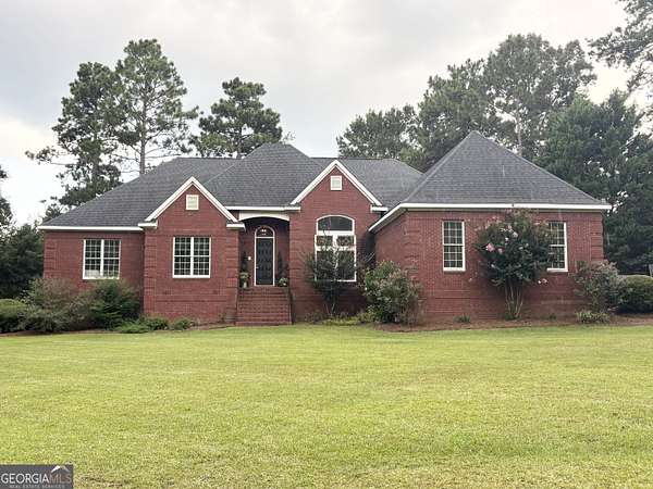 1.58 Acres of Residential Land with Home for Sale in Cochran, Georgia