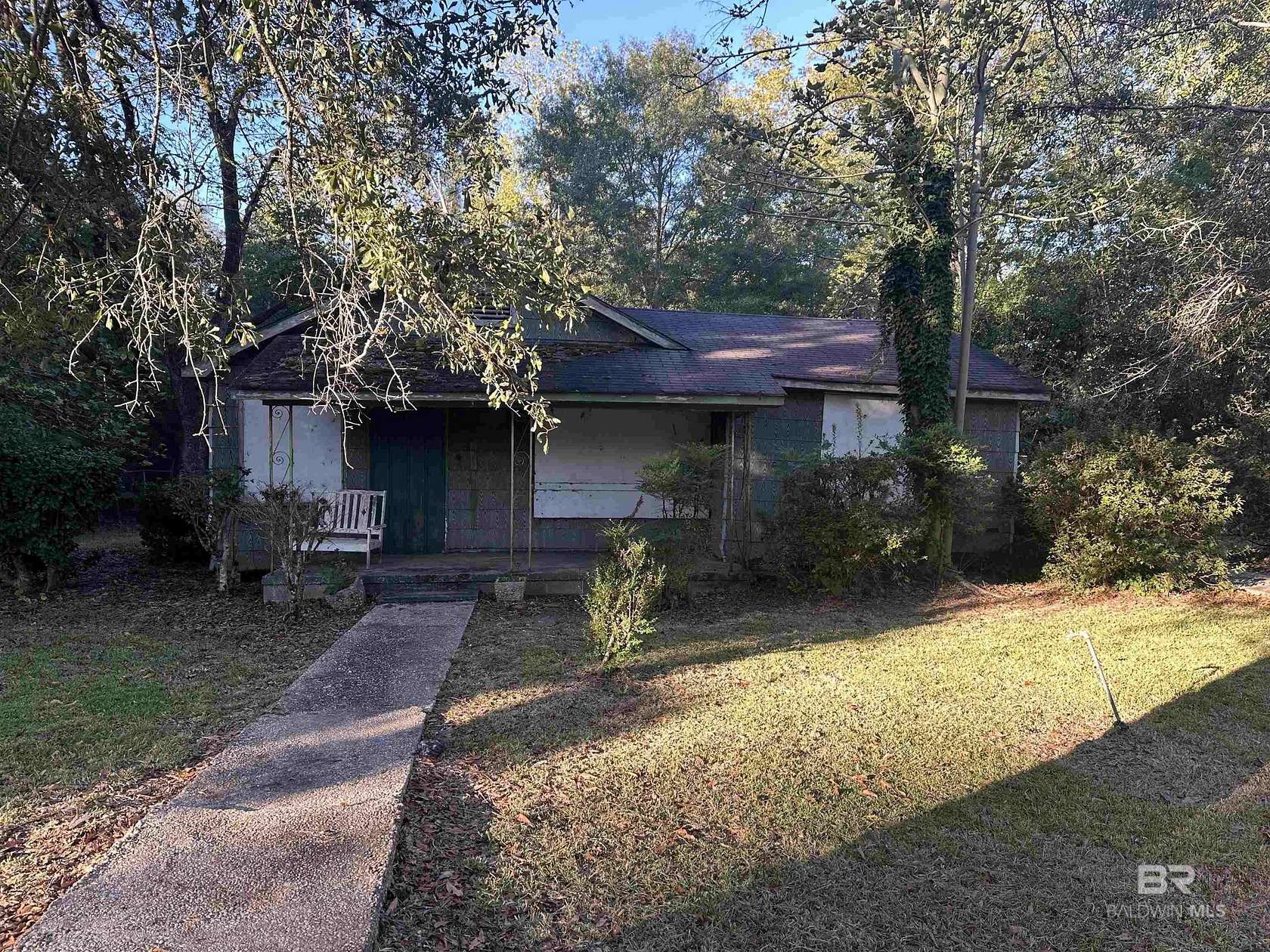 3.4 Acres of Land with Home for Sale in Monroeville, Alabama