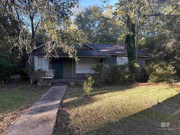3.4 Acres of Land with Home for Sale in Monroeville, Alabama