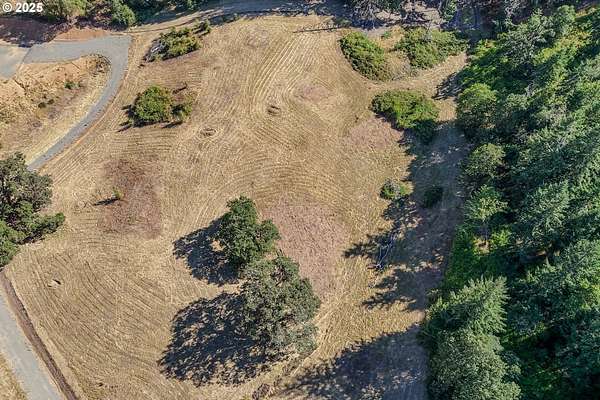 2.5 Acres of Residential Land for Sale in Roseburg, Oregon