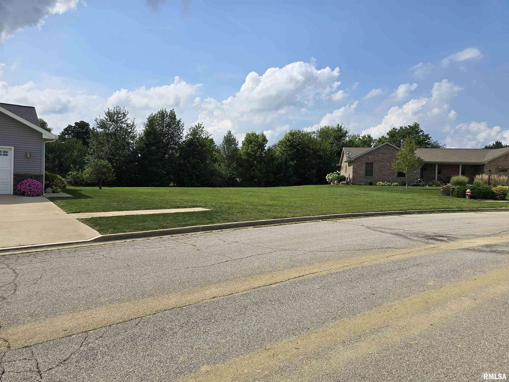 0.27 Acres of Residential Land for Sale in Eureka, Illinois