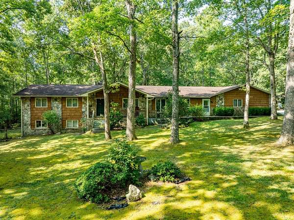 3.32 Acres of Residential Land with Home for Sale in Crossville, Tennessee