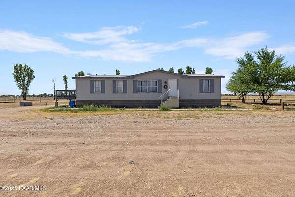 7 Acres of Residential Land with Home for Sale in Paulden, Arizona