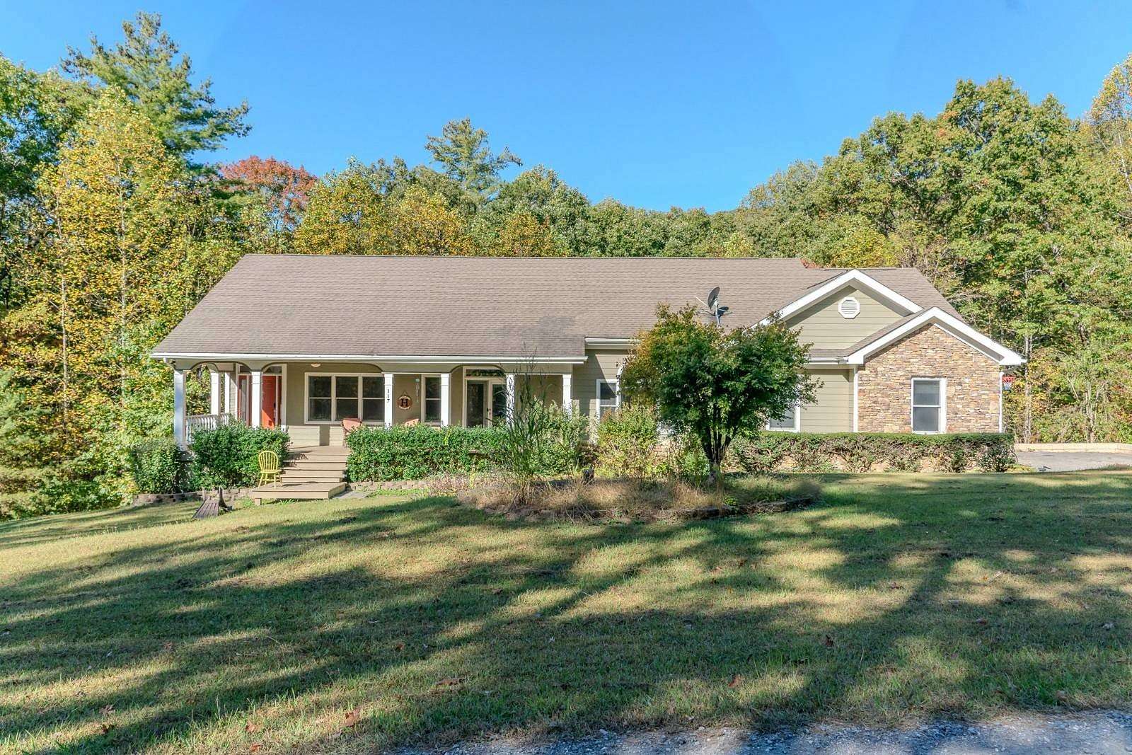 15 Acres of Recreational Land with Home for Sale in Tallassee, Tennessee