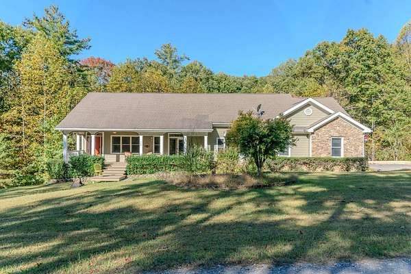 15 Acres of Recreational Land with Home for Sale in Tallassee, Tennessee