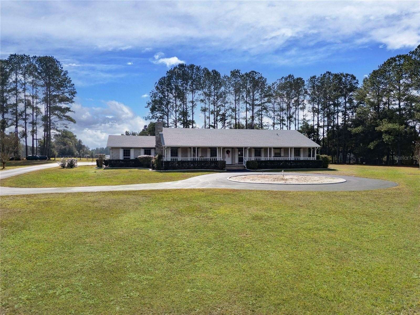 5.5 Acres of Land with Home for Sale in Williston, Florida