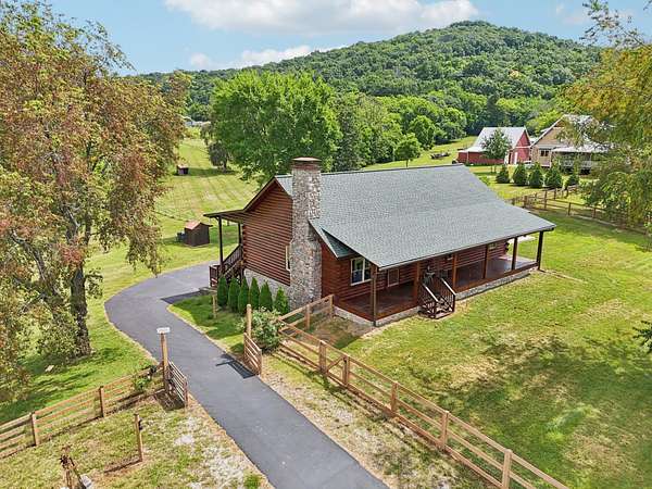 5 Acres of Land with Home for Sale in Watertown, Tennessee