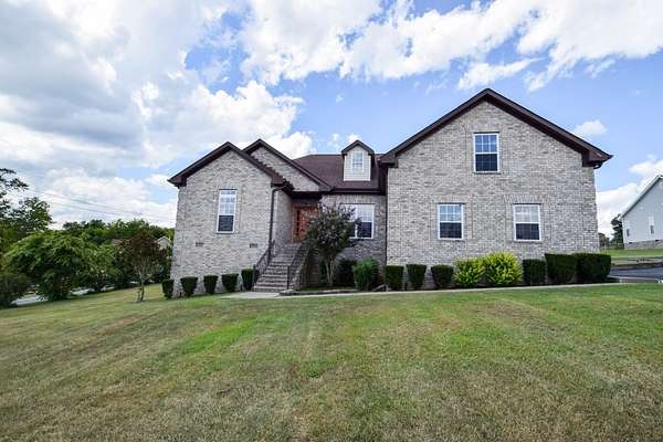 1.52 Acres of Residential Land with Home for Sale in Gallatin, Tennessee