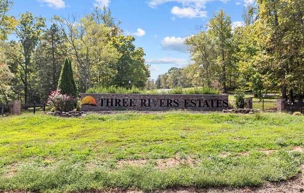 5 Acres of Residential Land for Sale in Hurricane Mills, Tennessee