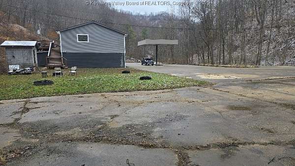 3 Acres of Residential Land for Sale in Gilbert, West Virginia