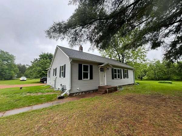 3.1 Acres of Residential Land with Home for Sale in Mosinee, Wisconsin