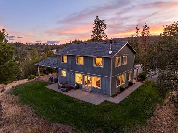 53.1 Acres of Land with Home for Sale in Eagle Point, Oregon