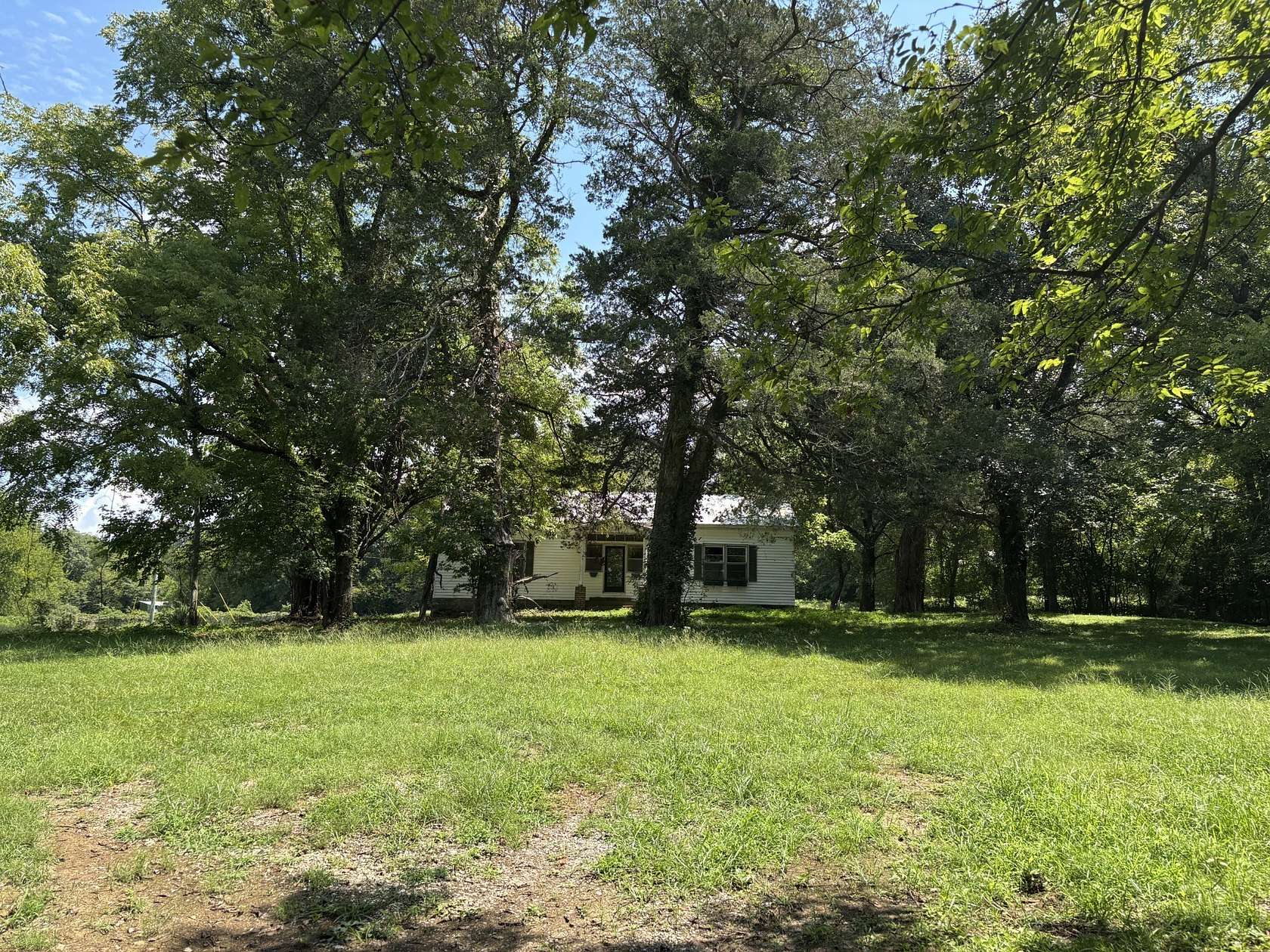 5 Acres of Residential Land for Sale in Lebanon, Tennessee