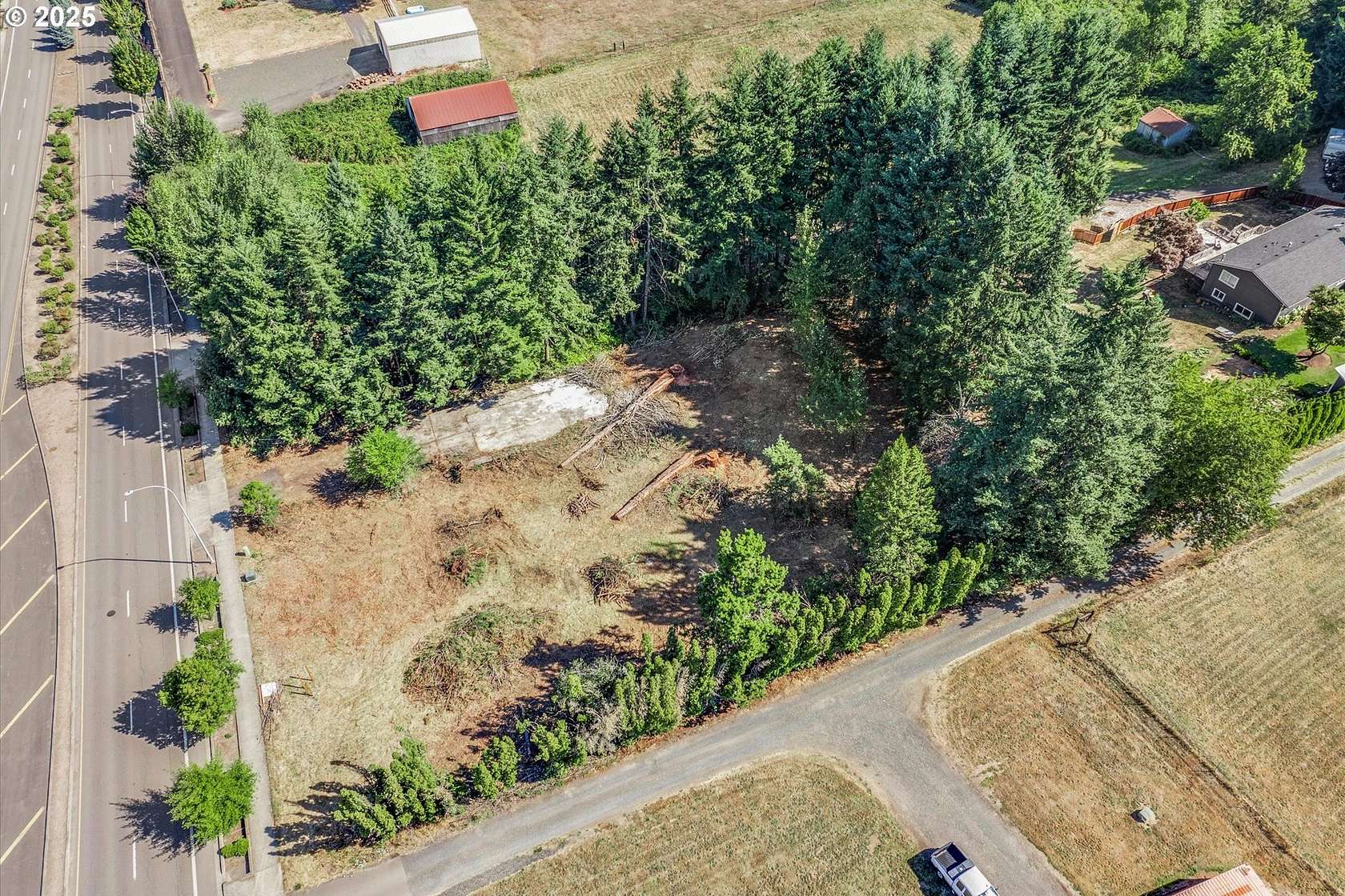 0.75 Acres of Commercial Land for Sale in Clackamas, Oregon