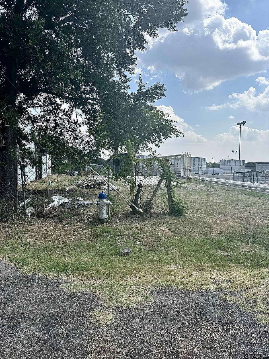 0.17 Acres of Residential Land for Sale in Mount Pleasant, Texas