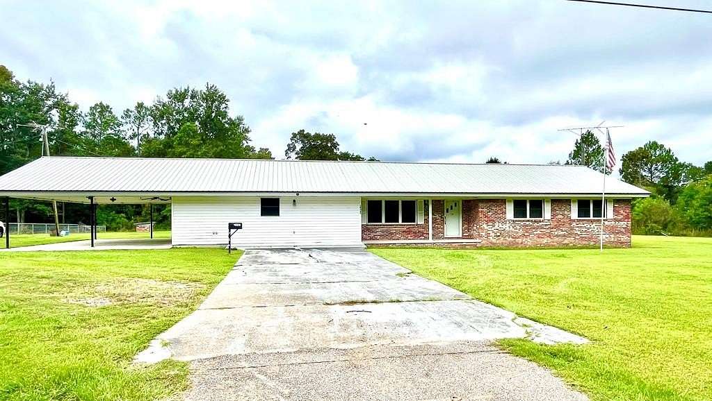 2.12 Acres of Residential Land with Home for Sale in Kinston, Alabama