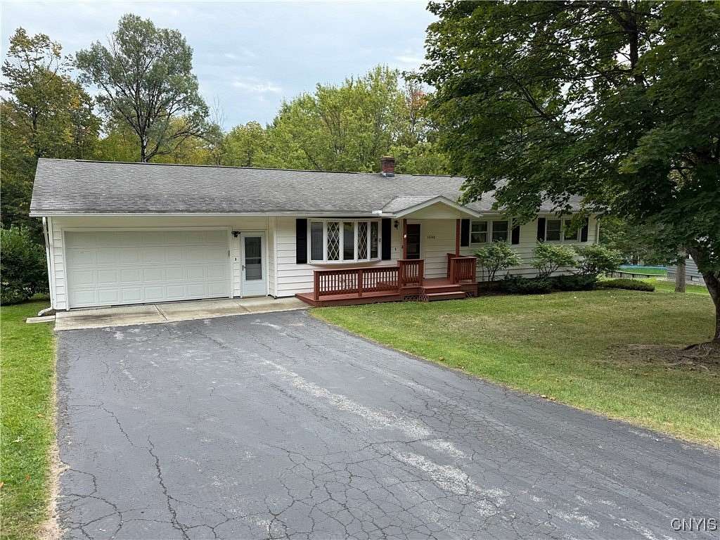 1.88 Acres of Residential Land with Home for Sale in Marcy, New York