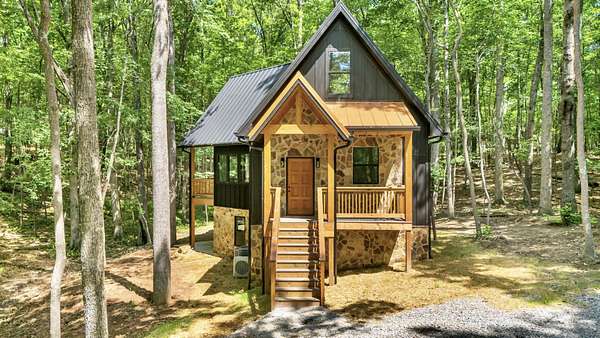 5 Acres of Residential Land with Home for Sale in Monteagle, Tennessee