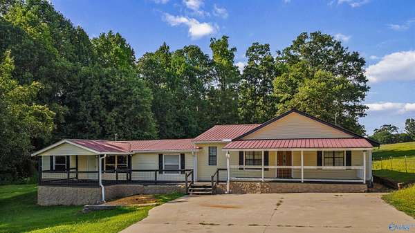 1.5 Acres of Land with Home for Sale in Henagar, Alabama