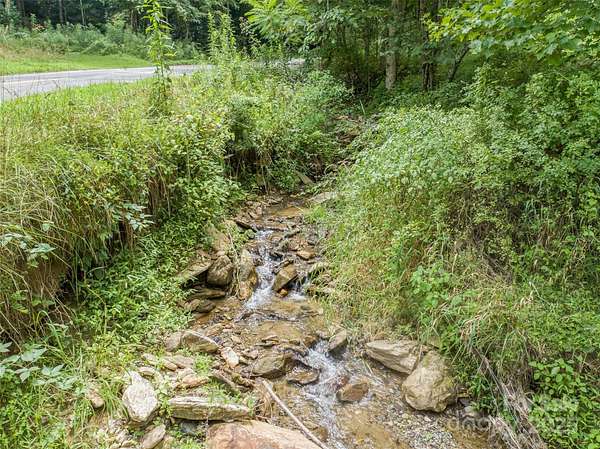 5 Acres of Residential Land for Sale in Burnsville, North Carolina