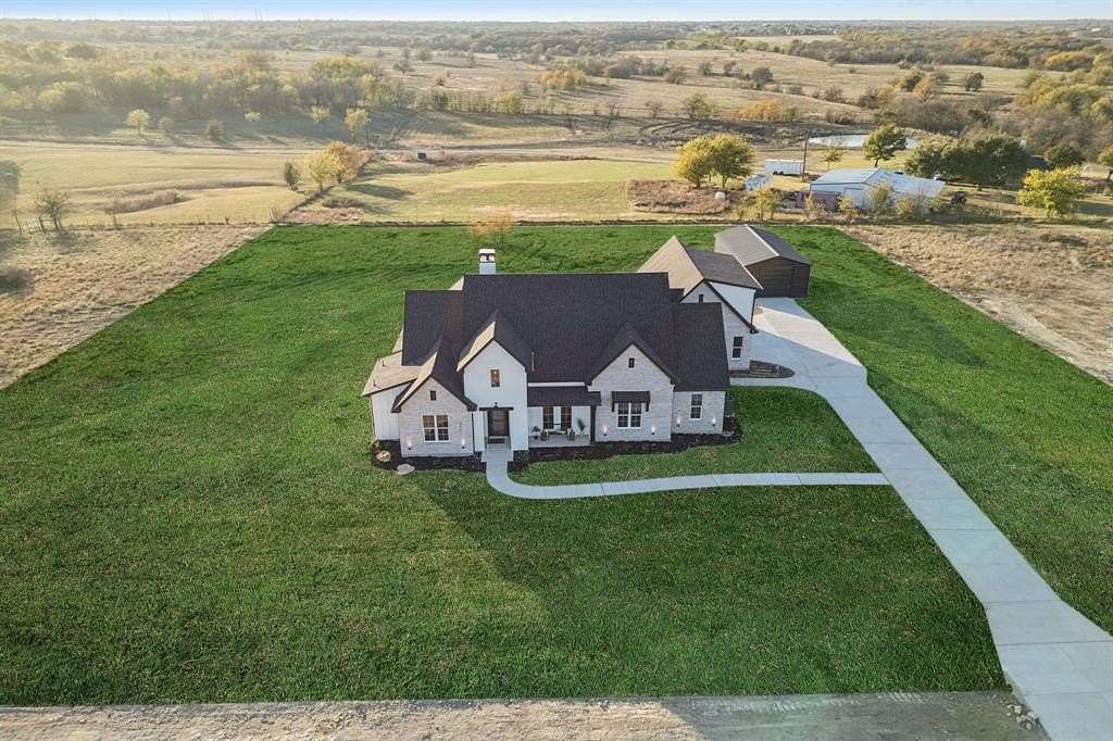 2 Acres of Residential Land with Home for Sale in Justin, Texas