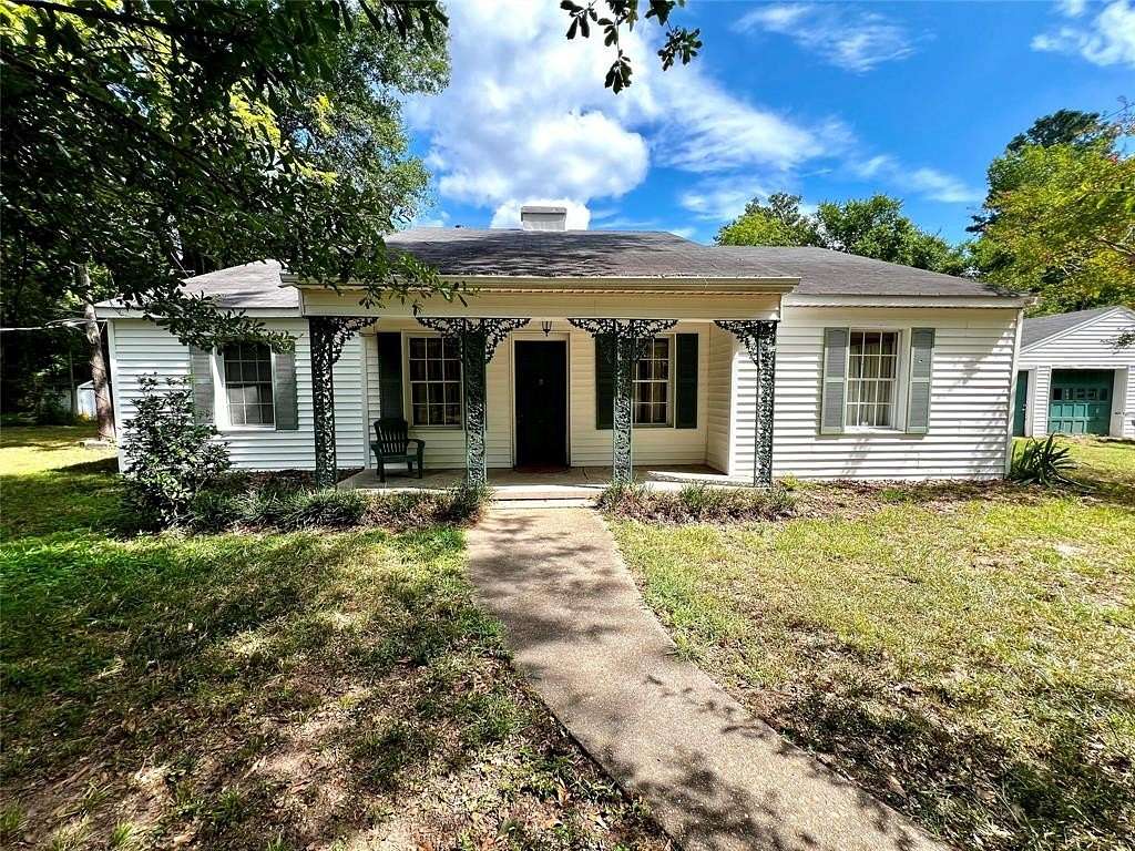 5.3 Acres of Residential Land with Home for Sale in Shreveport, Louisiana