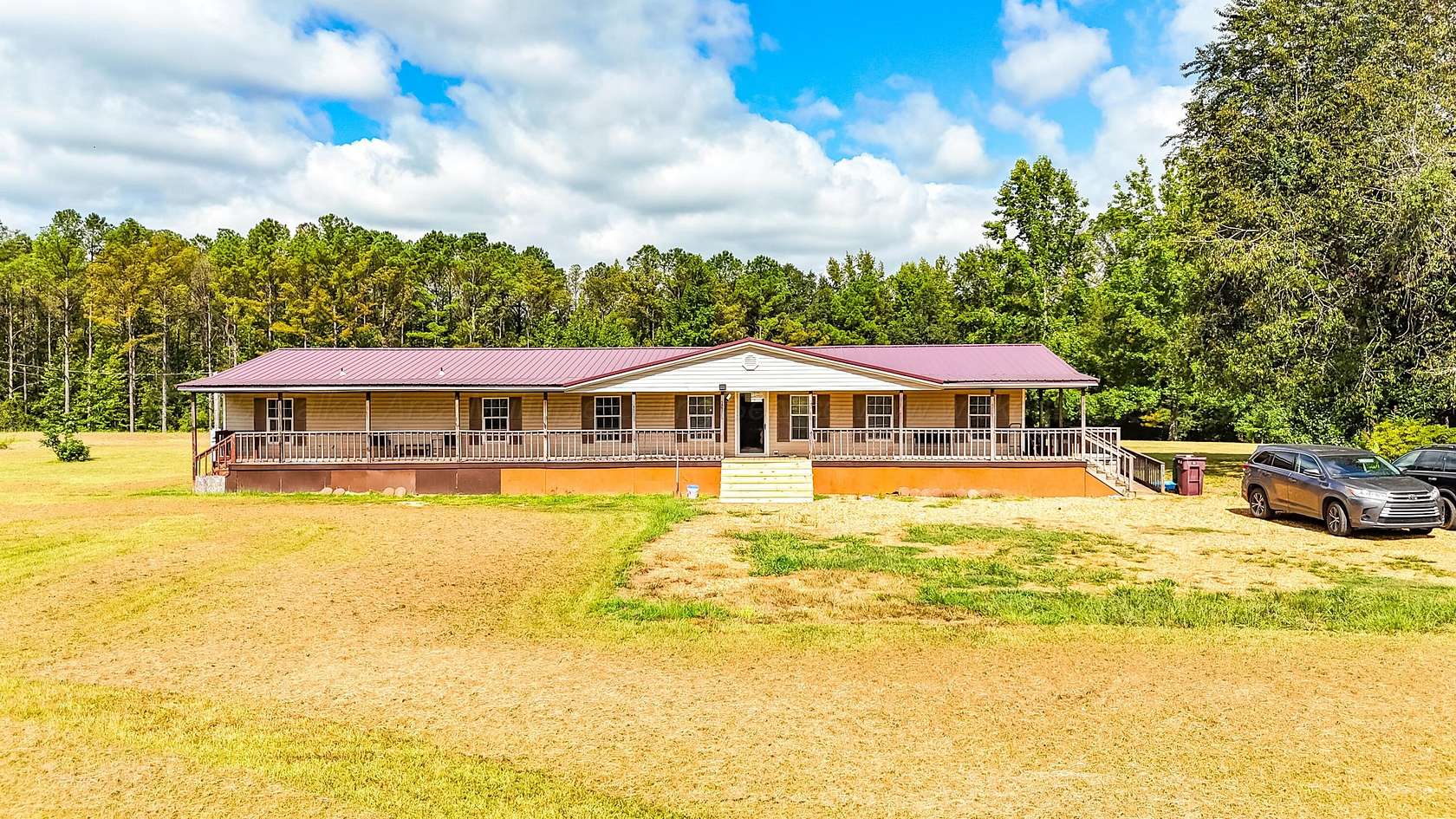 7 Acres of Residential Land with Home for Sale in Winfield, Alabama