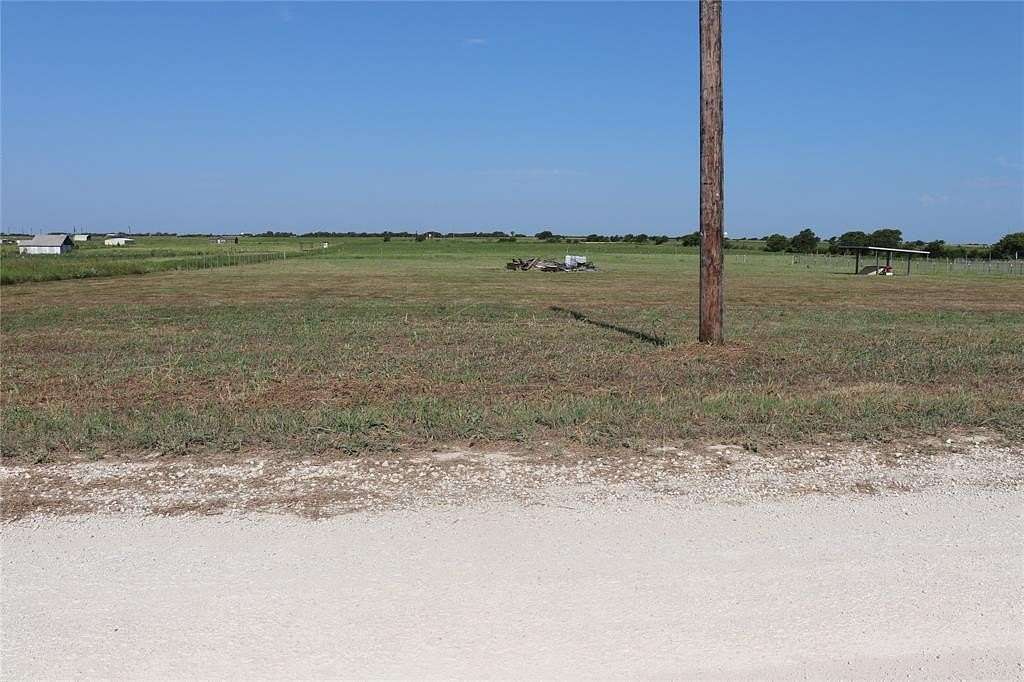 2 Acres of Residential Land for Sale in Whitesboro, Texas