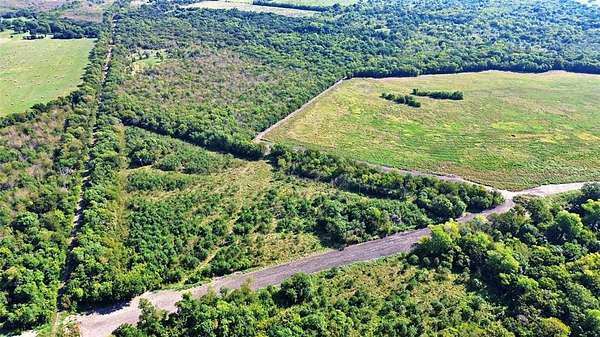 23.3 Acres of Agricultural Land for Sale in Greenville, Texas