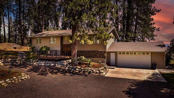 5 Acres of Residential Land with Home for Sale in Mead, Washington