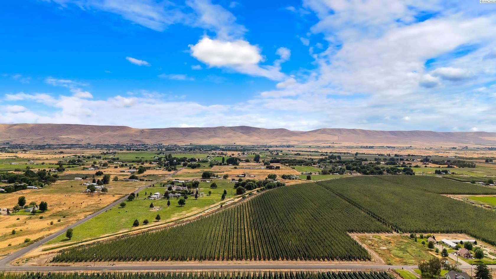 23 Acres of Agricultural Land for Sale in Grandview, Washington
