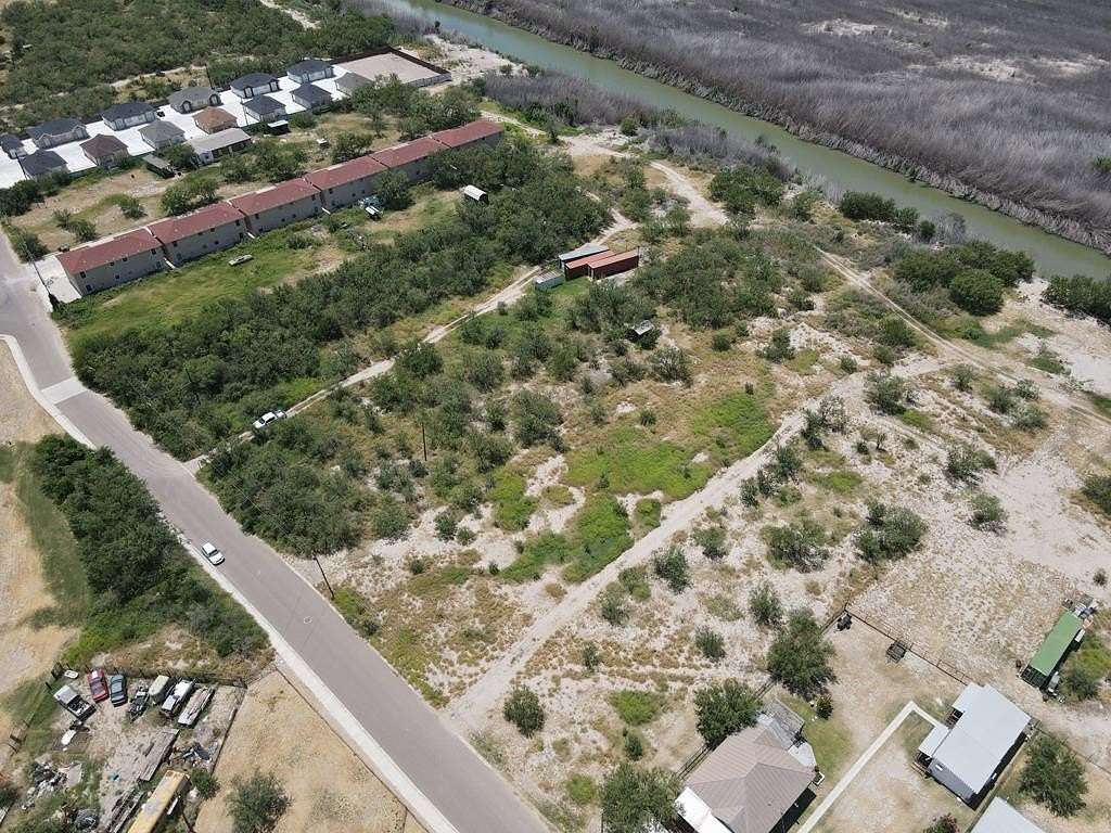 1.1 Acres of Residential Land for Sale in Eagle Pass, Texas