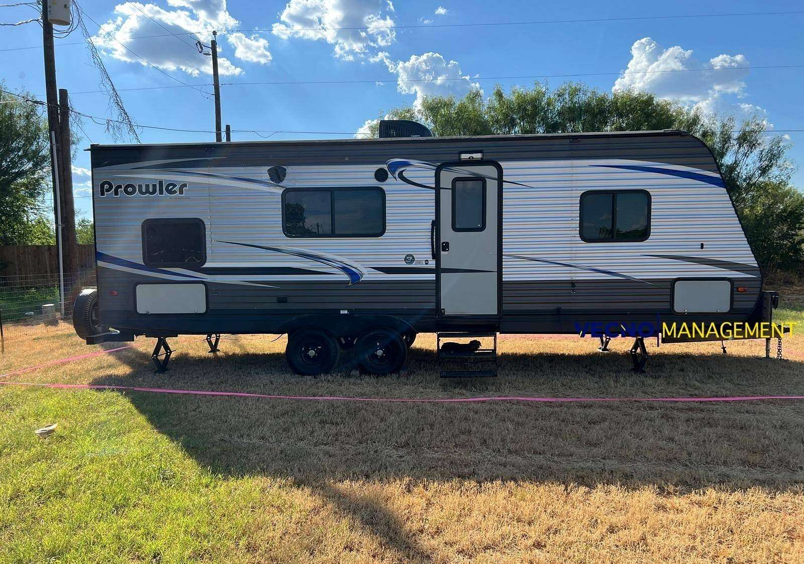 Residential Land with Home for Sale in Pearsall, Texas