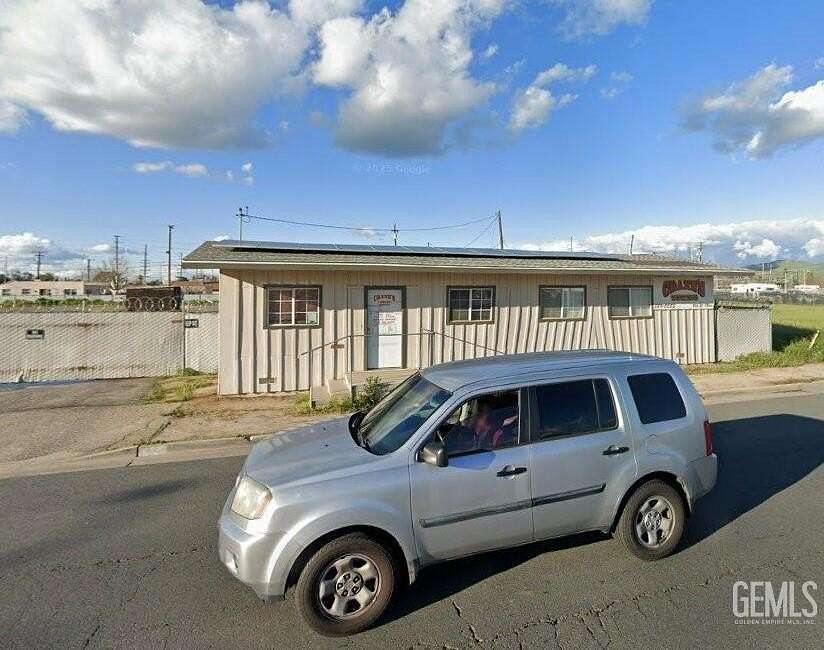 1.55 Acres of Commercial Land for Sale in Porterville, California