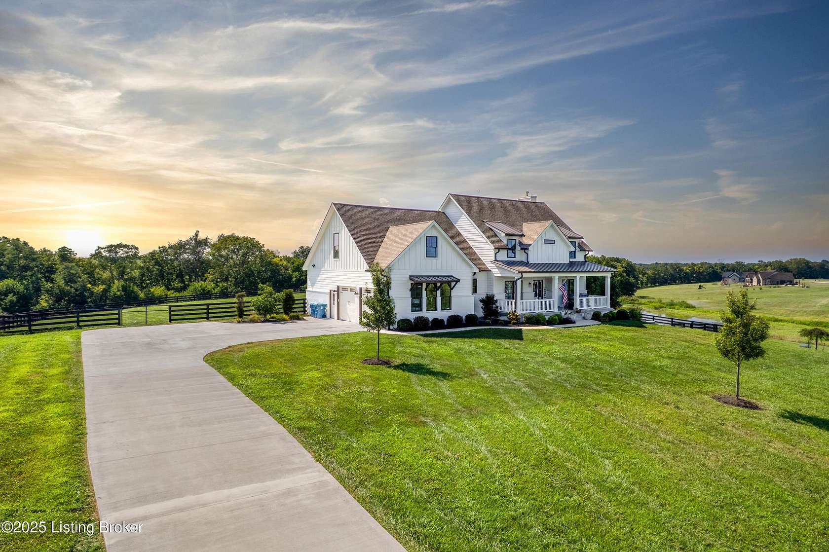 5.56 Acres of Residential Land with Home for Sale in Shelbyville, Kentucky