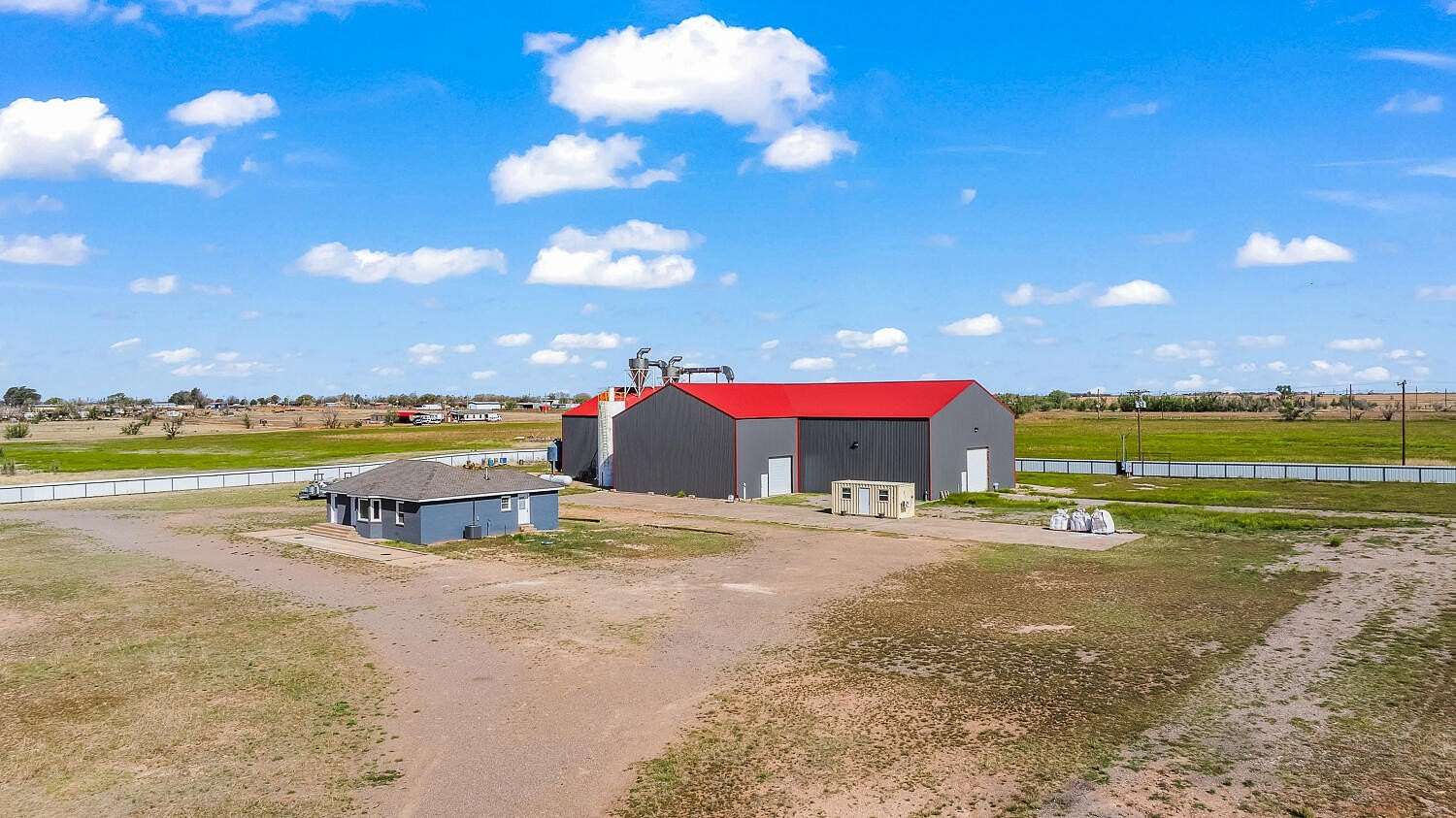 17.7 Acres of Improved Land for Sale in Levelland, Texas