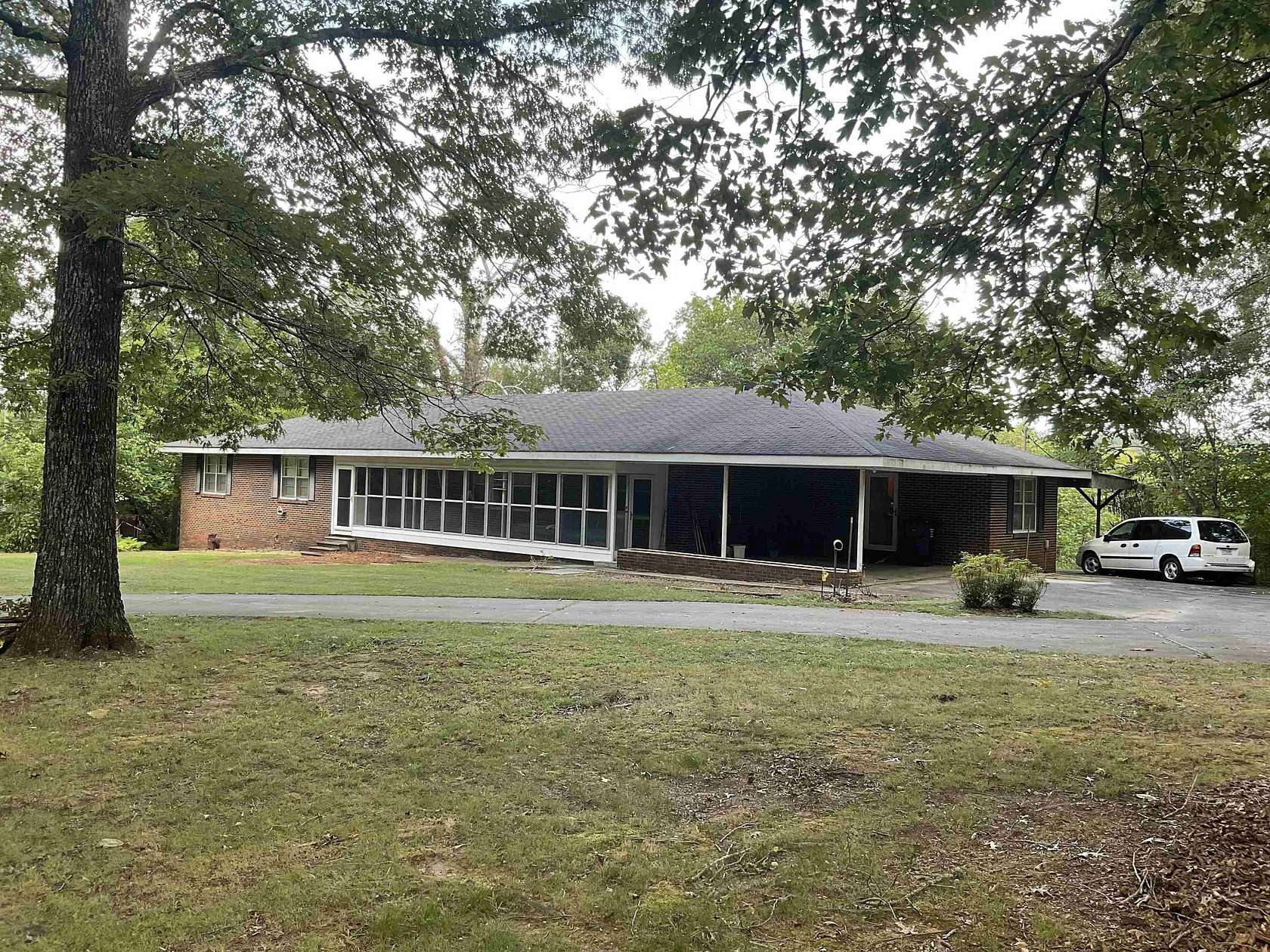 109 Acres of Land with Home for Sale in Russellville, Alabama