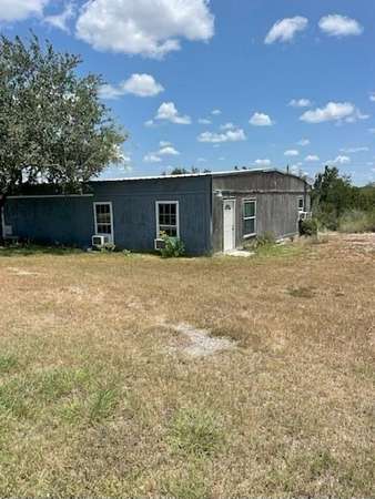 10.8 Acres of Land with Home for Sale in Three Rivers, Texas