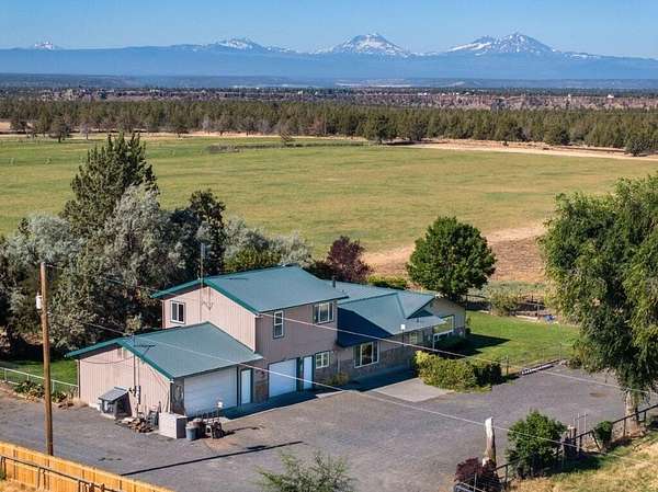 35.5 Acres of Land with Home for Sale in Culver, Oregon