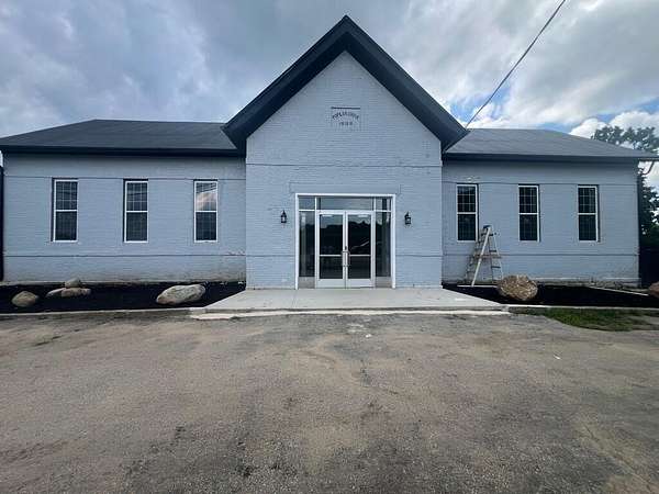 1.75 Acres of Improved Residential Land for Sale in Tipp City, Ohio