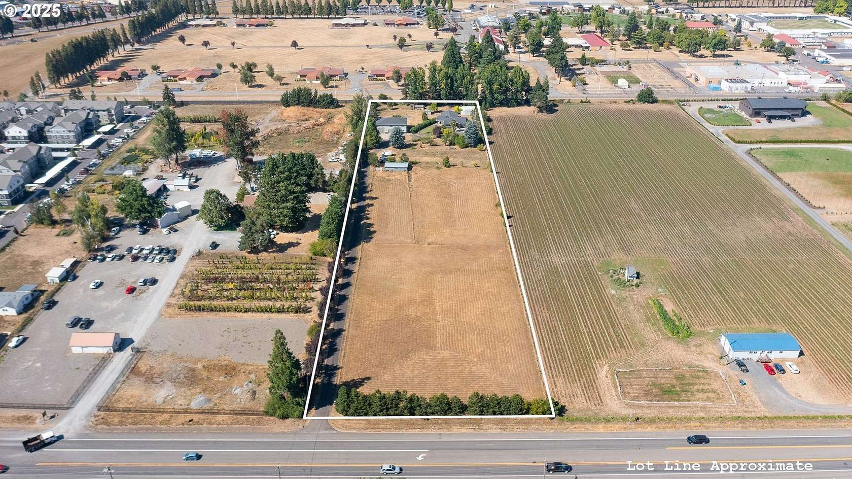 4.76 Acres of Land with Home for Sale in Woodburn, Oregon