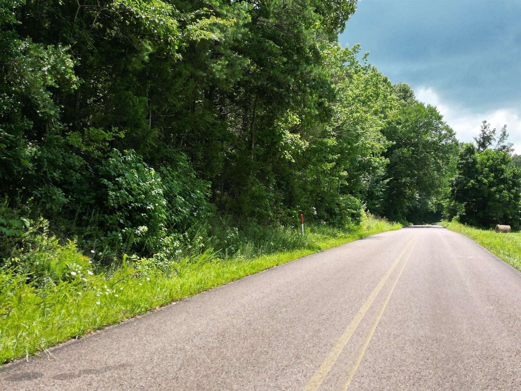 5 Acres of Land for Sale in Savannah, Tennessee