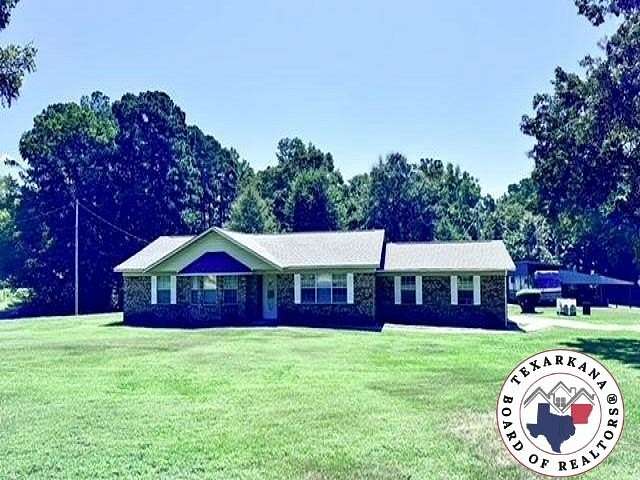 5 Acres of Residential Land with Home for Sale in Texarkana, Arkansas