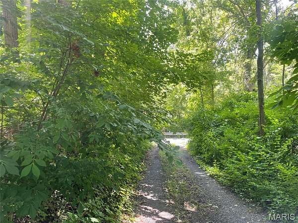 14.9 Acres of Agricultural Land for Sale in Glen Carbon, Illinois