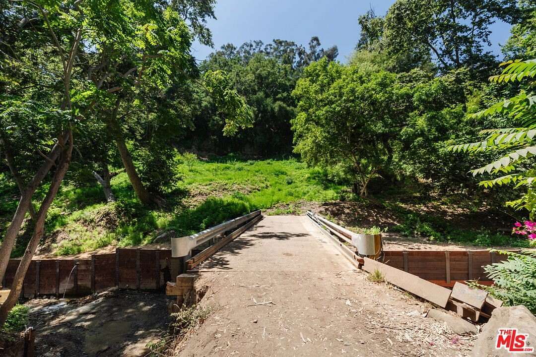 0.37 Acres of Land for Sale in Santa Monica, California