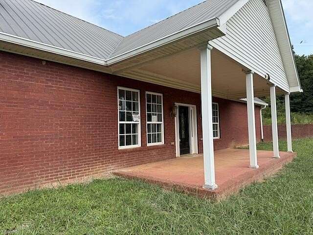 2 Acres of Residential Land with Home for Sale in Albany, Kentucky